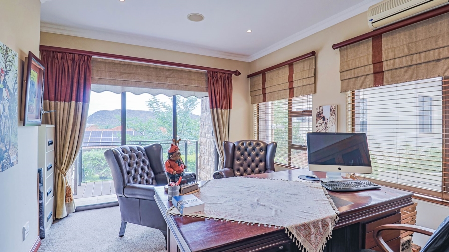 5 Bedroom Property for Sale in Birdwood Estate North West